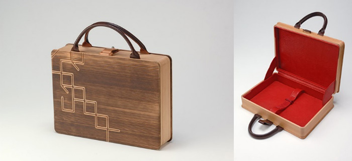 杉材と栃木レザーのコラボ鞄